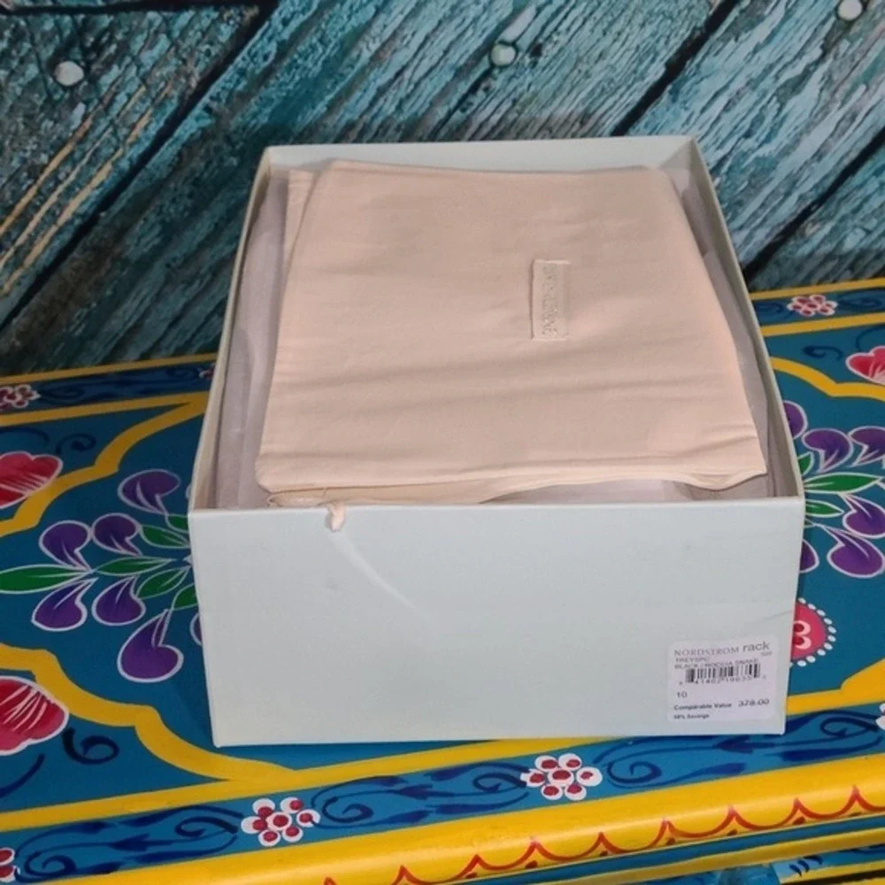 Francis Valentine new box
