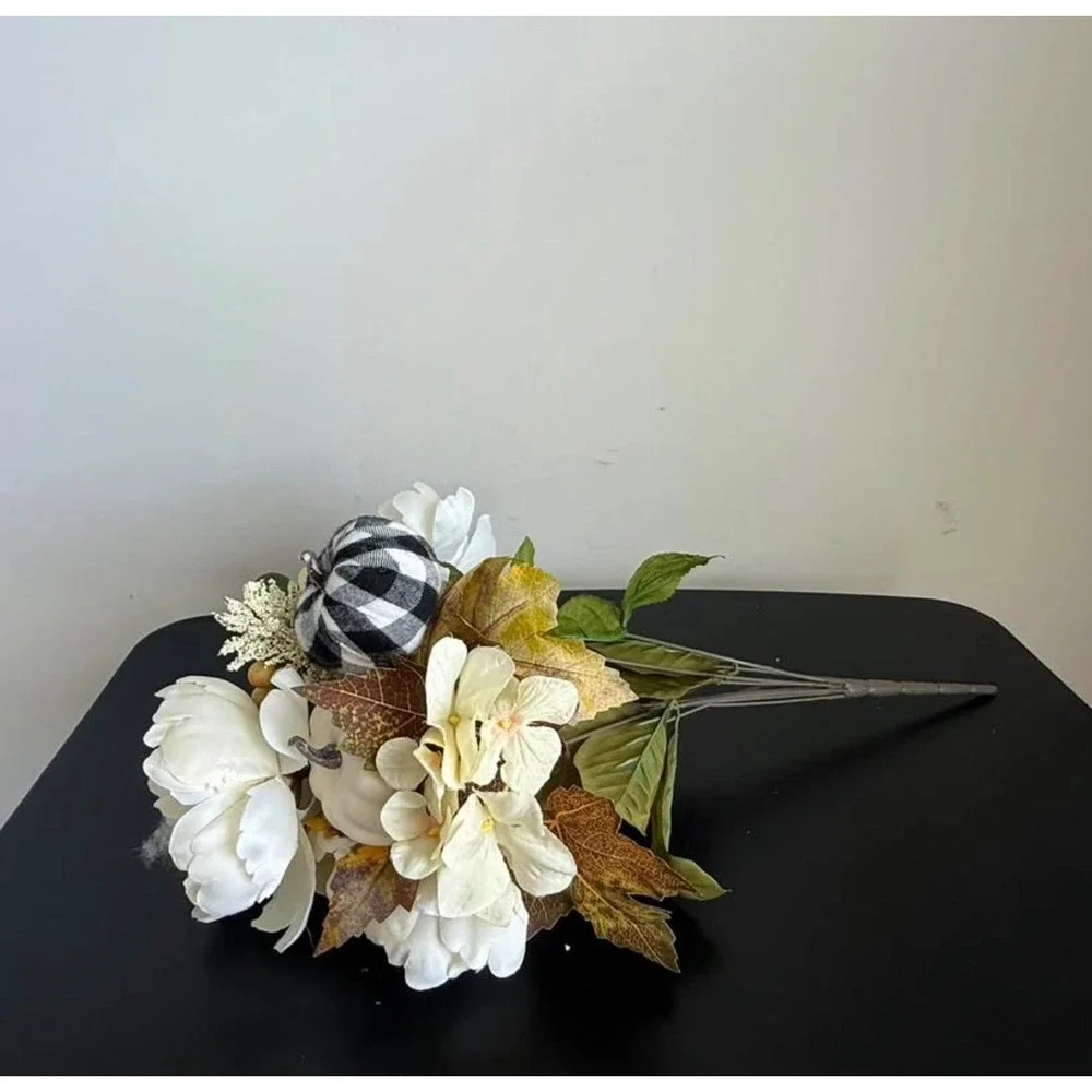 Unbranded lot handcrafted