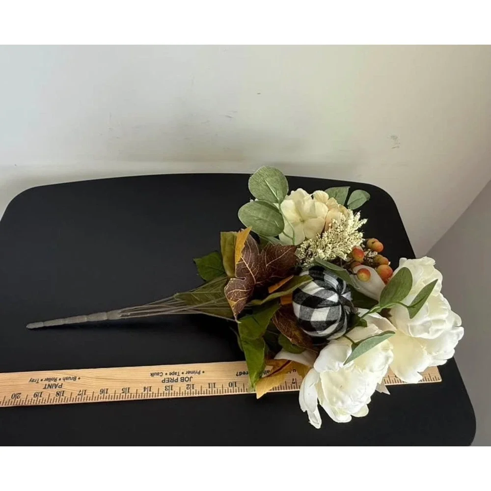 Unbranded lot handcrafted