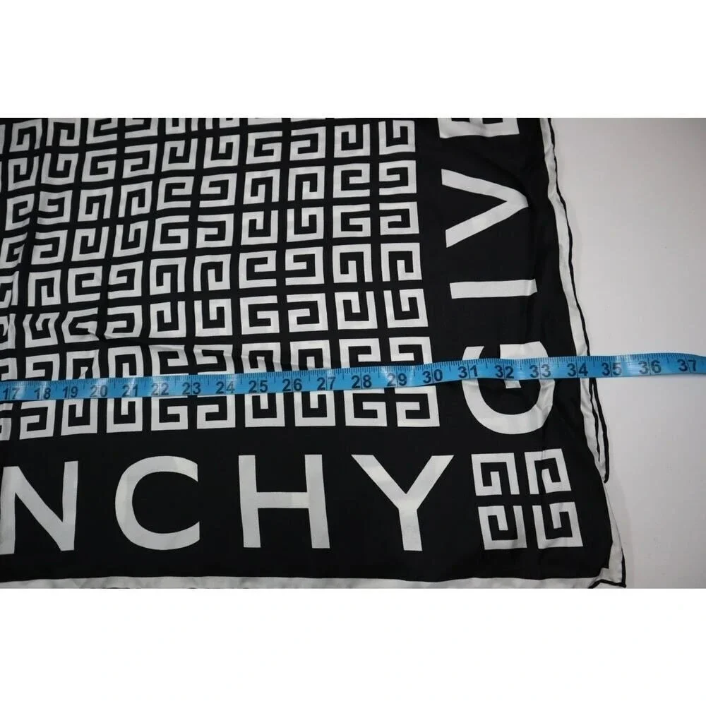 Givenchy 4g logo