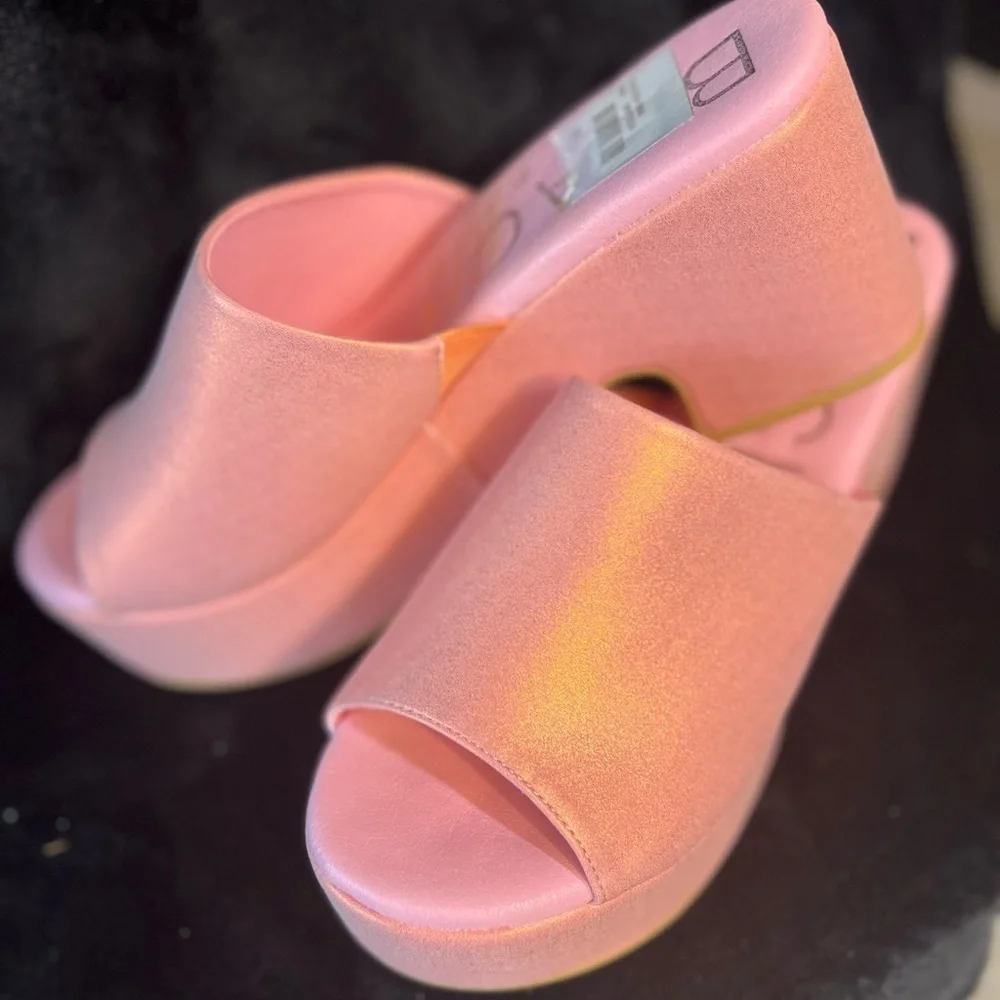 Beach By Matisse padded detail