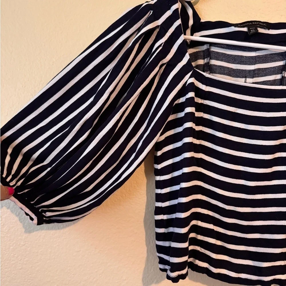 Banana Republic stylish striking fit
