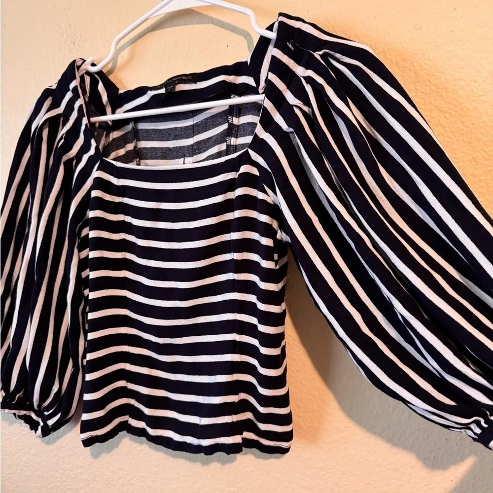 Banana Republic silhouette blouse