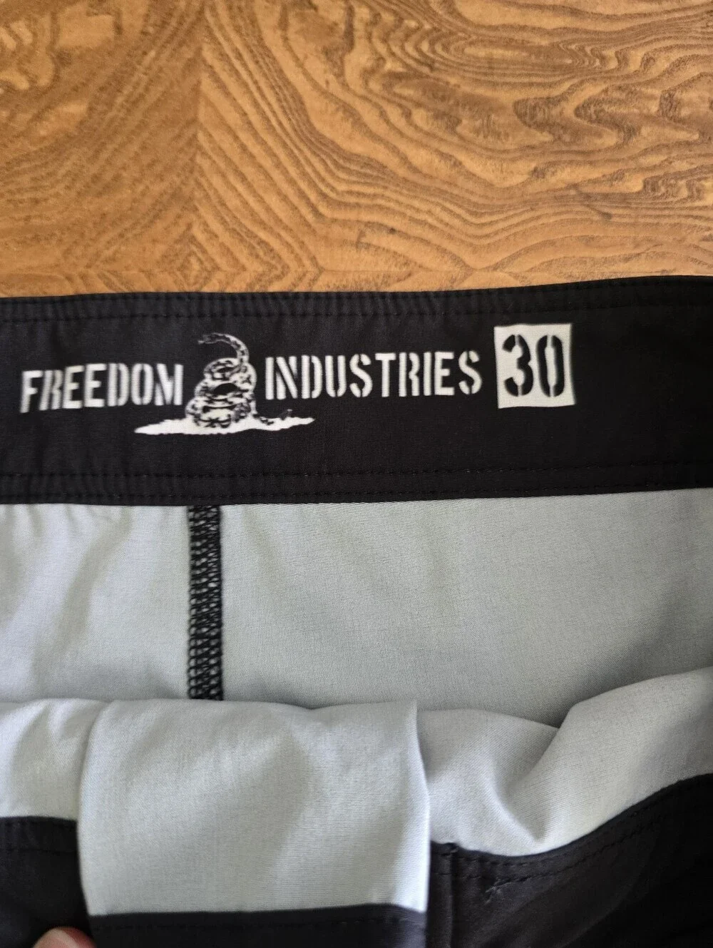 Freedom Industries Black Patriotic American Flag Swim Shorts Mens size 30