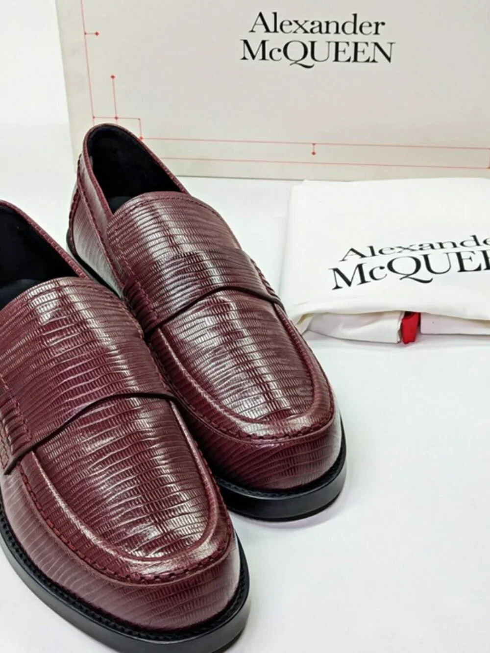Alexander McQueen alexander mcqueen