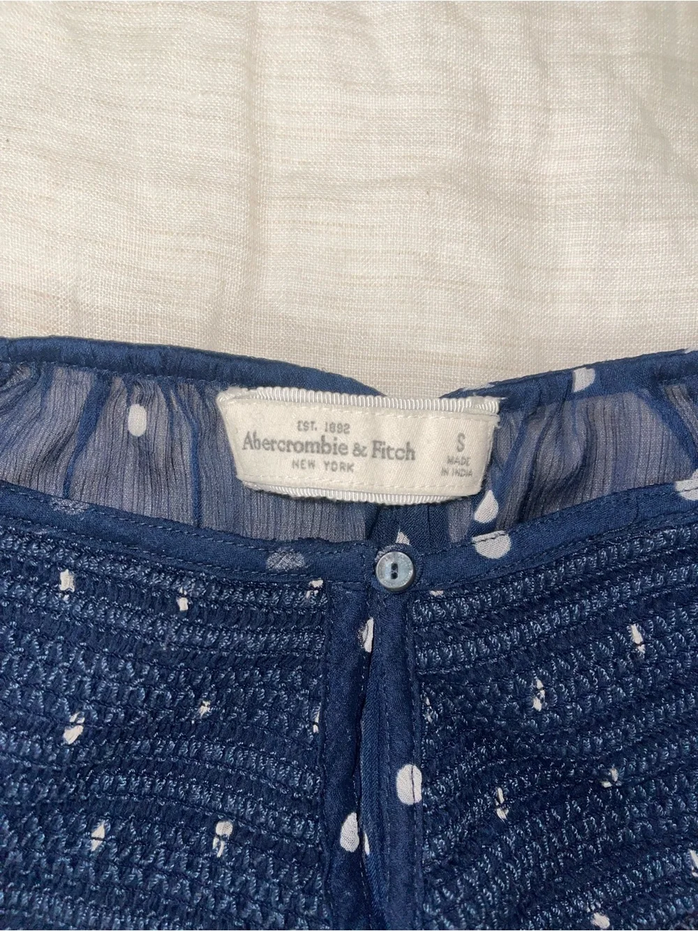 Abercrombie & Fitch sheer navy