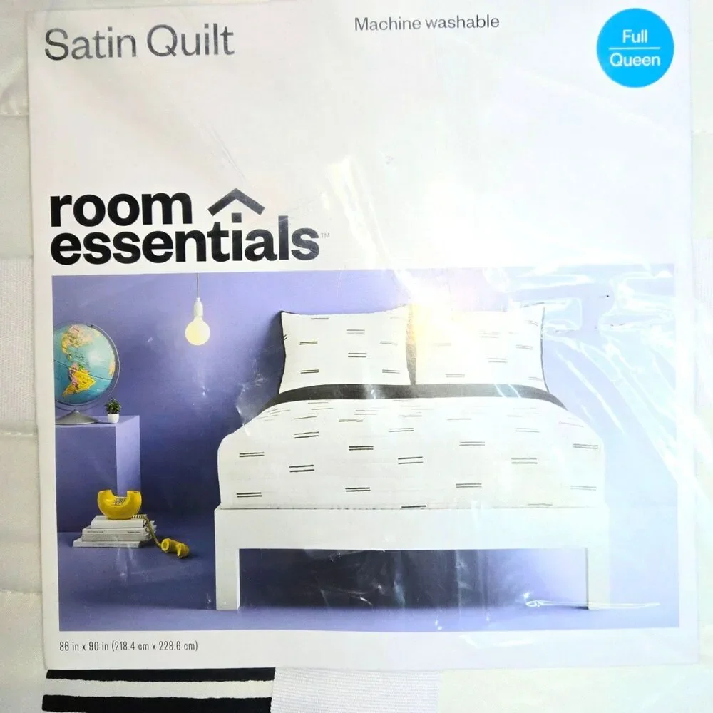 QUILT Full/Queen Satin White/Black Room Essentials Midweight Sateen Coverlet NEW