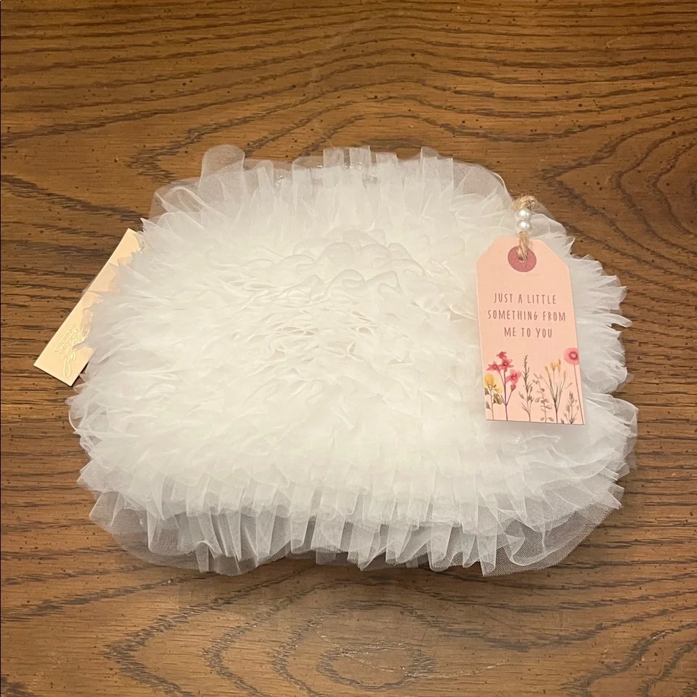 Jewel Badgley Mischka‎ Jazzie Tulle Layered Ruffle Pouch Clutch, NWT