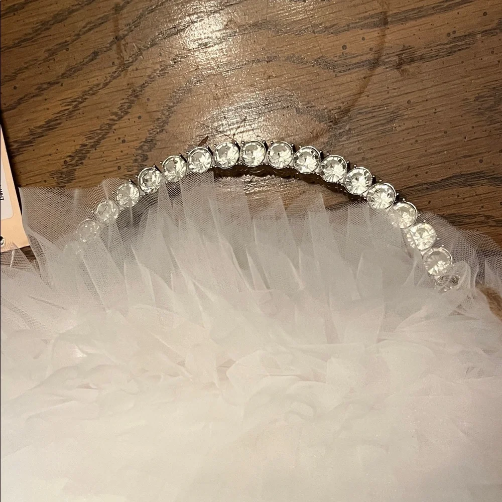 Jewel Badgley Mischka items lined magnetic