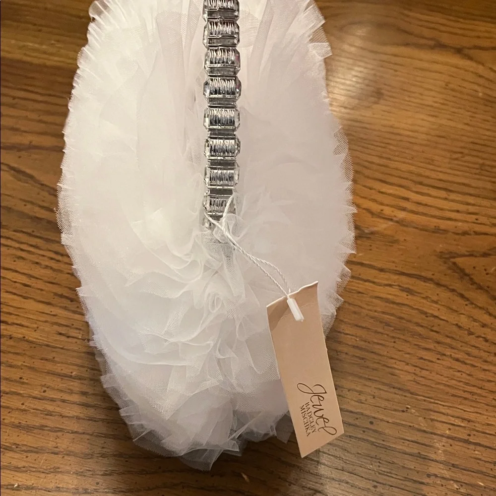 Jewel Badgley Mischka textured closure pet