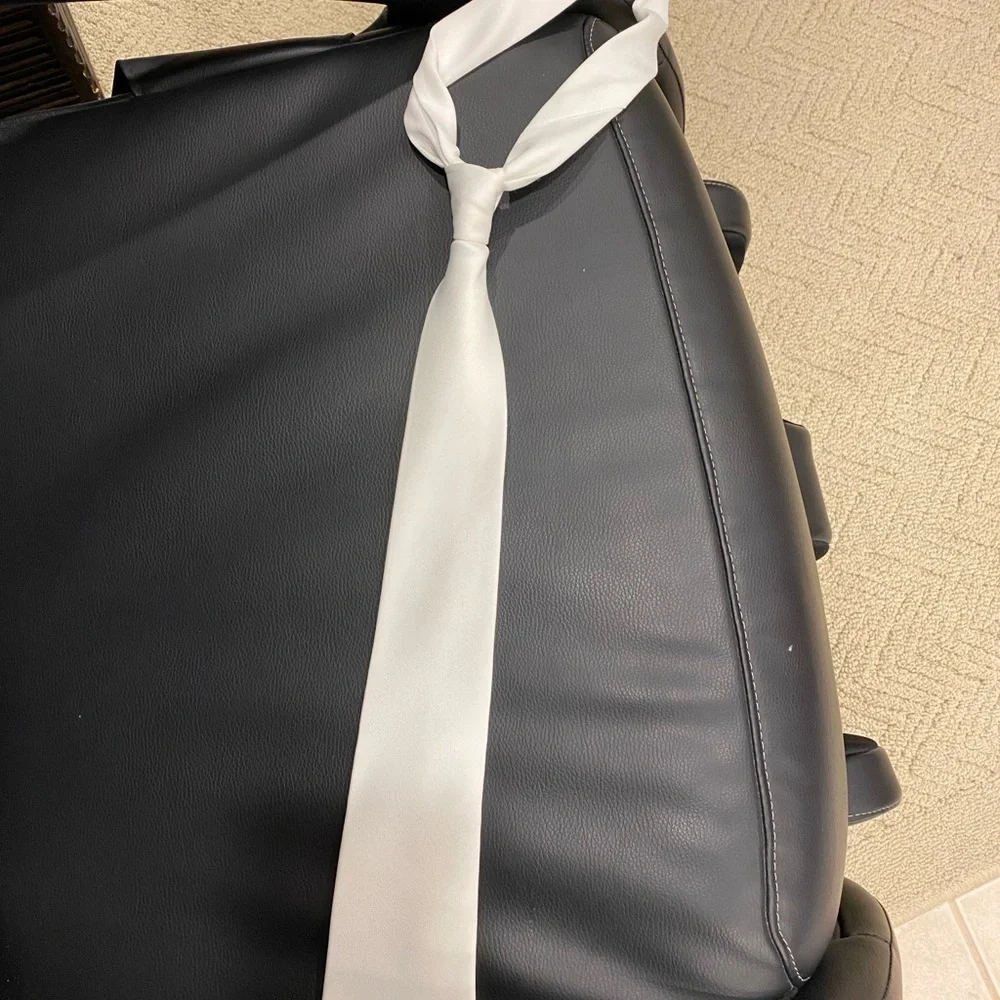 White tie