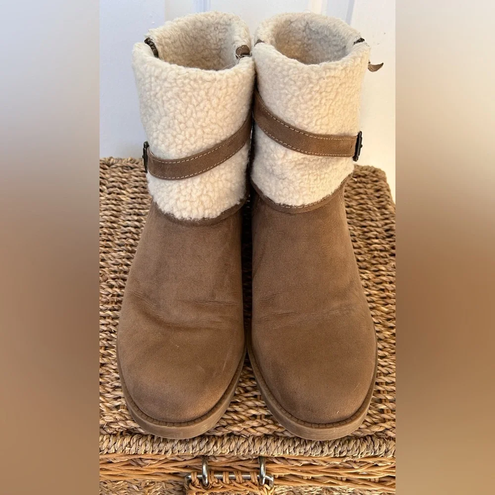 Liz Claiborne liz claiborne