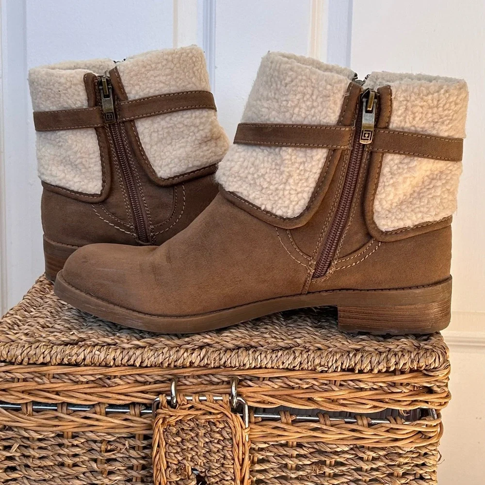 Liz Claiborne liz claiborne