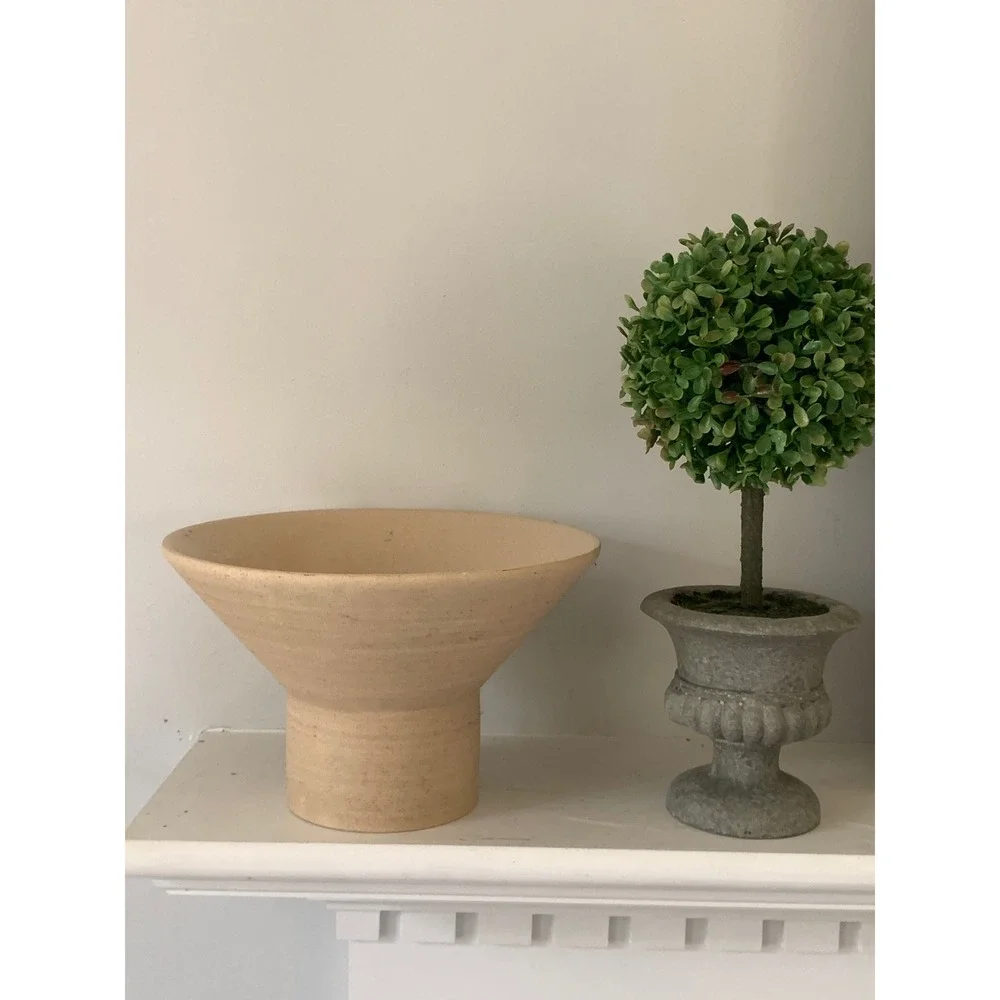 Threshold decorative stoneware