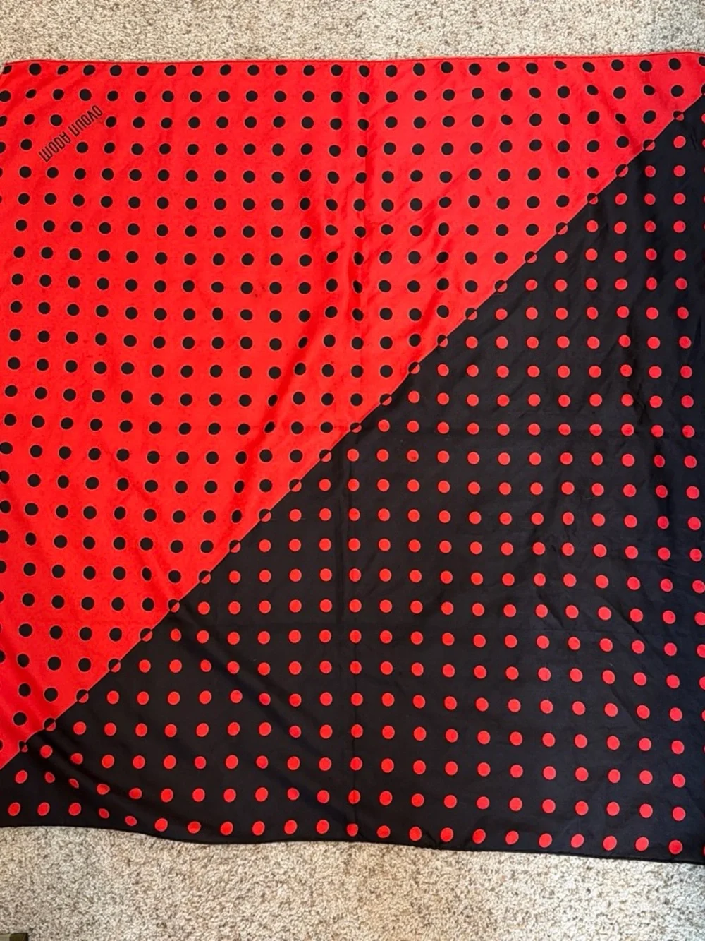 Moda Nuova bold red