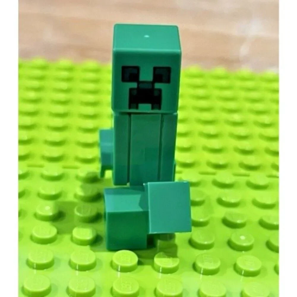 Lego minifigure creeper