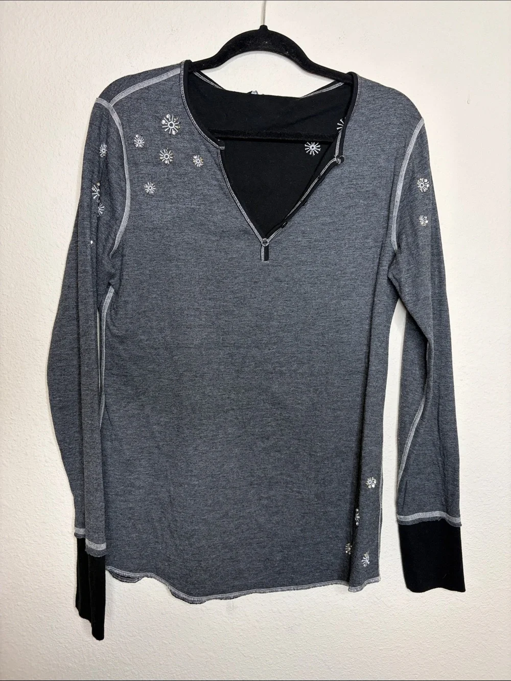 Alp N Rock | Women’s Ski Grey Black Embroidered Henley Top Size XL