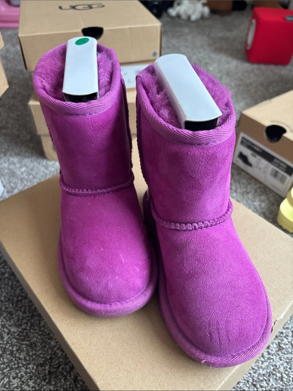 UGG image shows