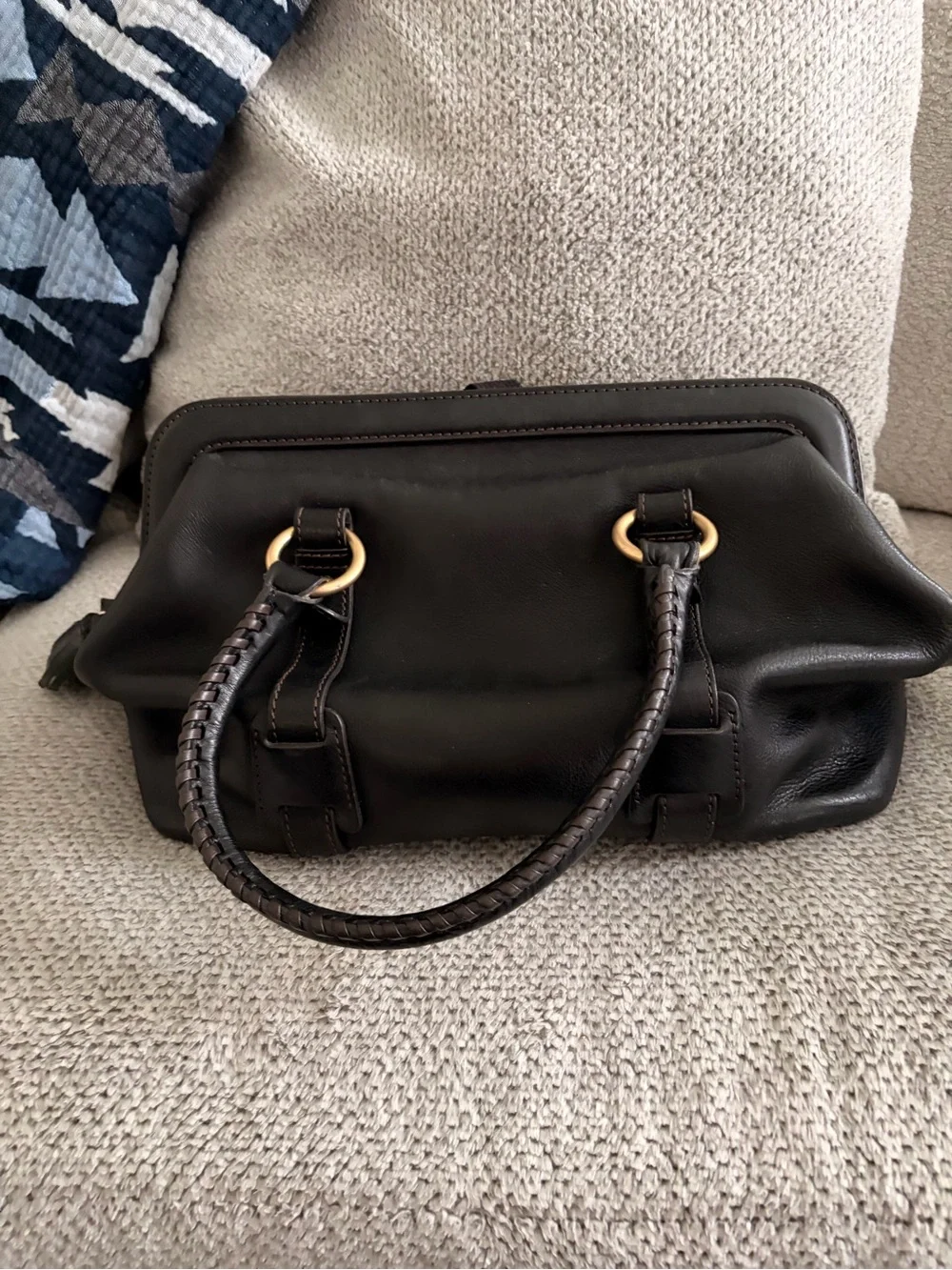 Dooney & Bourke gorgeous bag