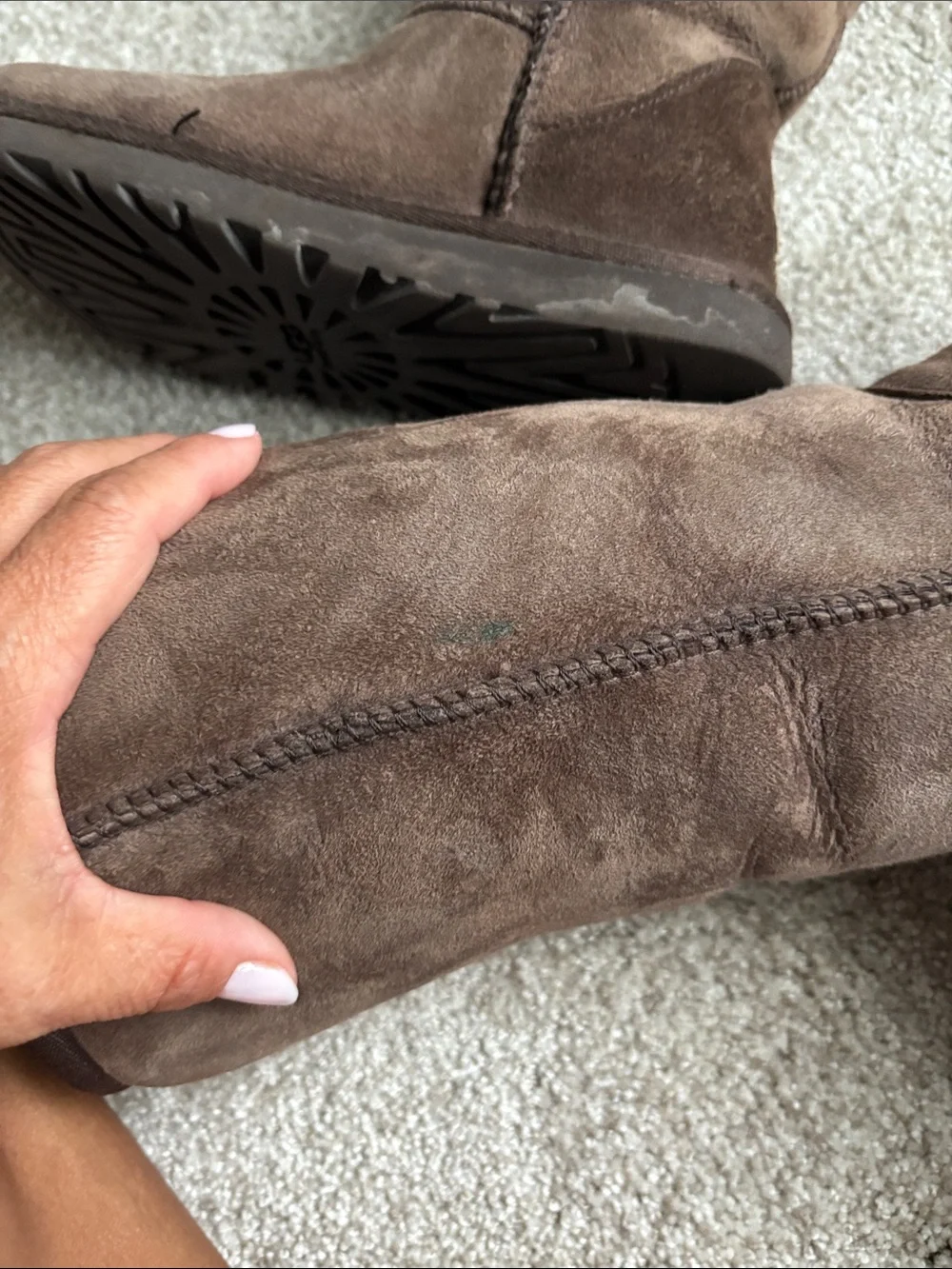 UGG classic mid