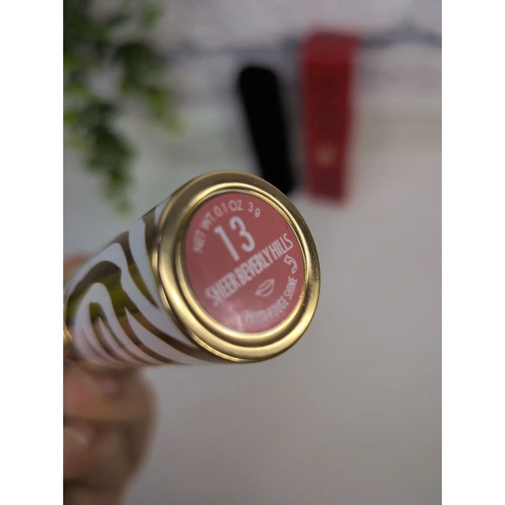 Sisley gently pre