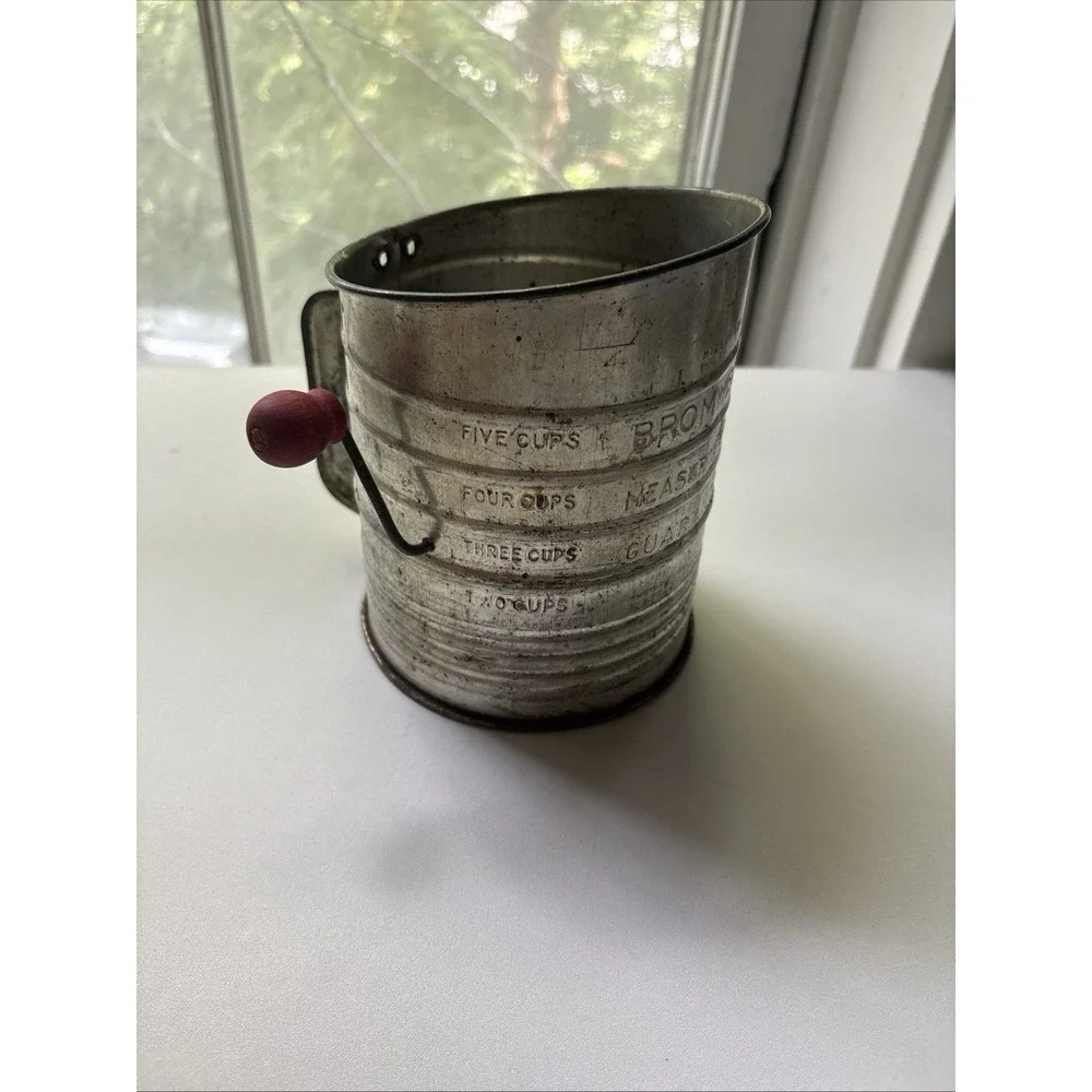 Vintage Bromwell's Measuring Sifter 5 Cup Flour Sifter Red Handle