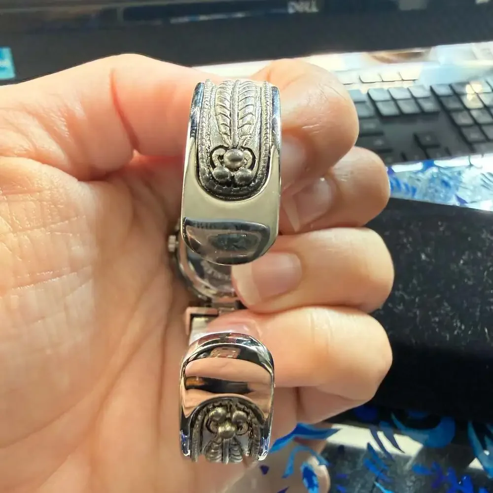 JB quartz cuff