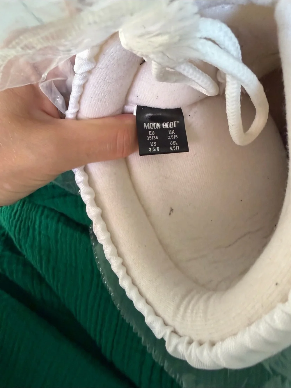 Moon Boot puffy insulated