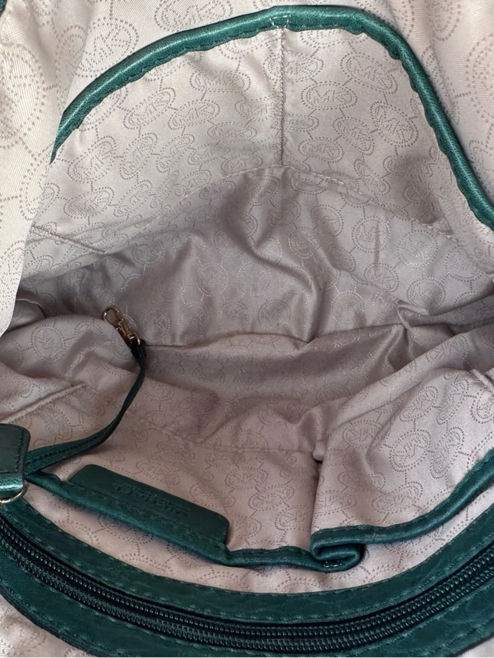 Michael Kors excellent clean