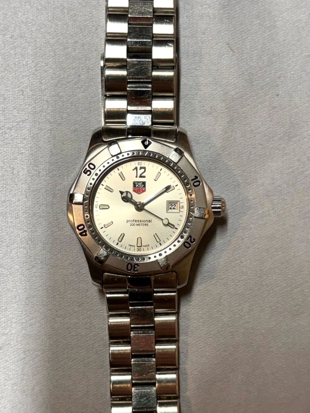 TAG Heuer Professional 200M Quartz Diver Watch White Dial Date Steel women’s