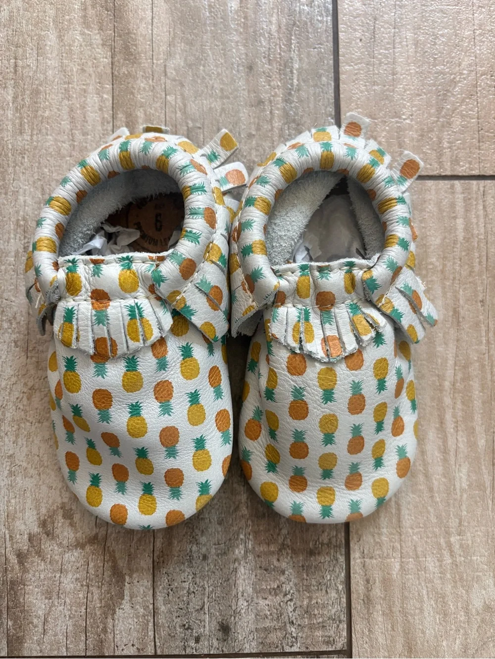 Freshly Picked Pineapple Print baby soft sole Moccasins Size 9 toddler