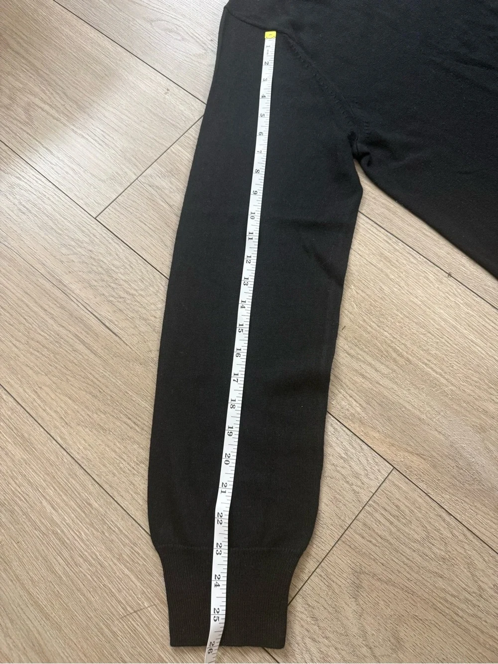 Banana Republic attached 23”
