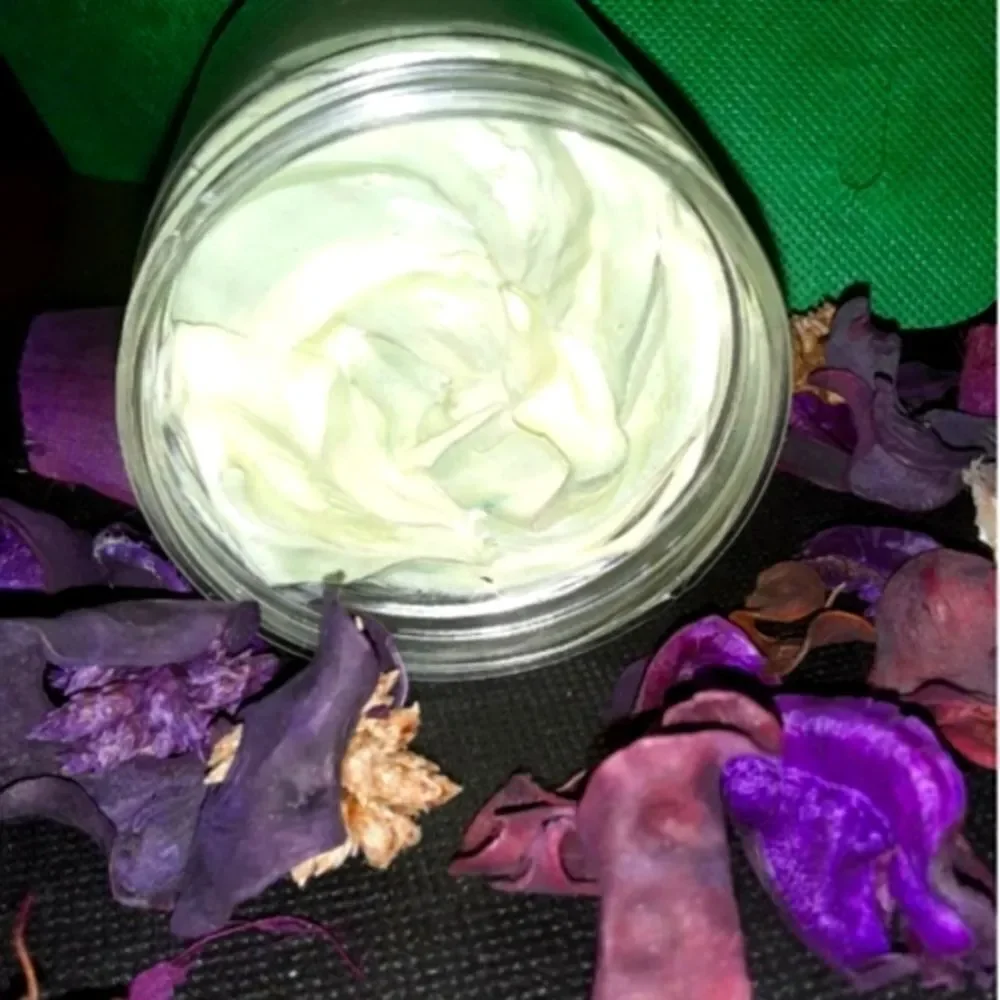 Hand CRAFT𝅺ED Pineapple BODY butter