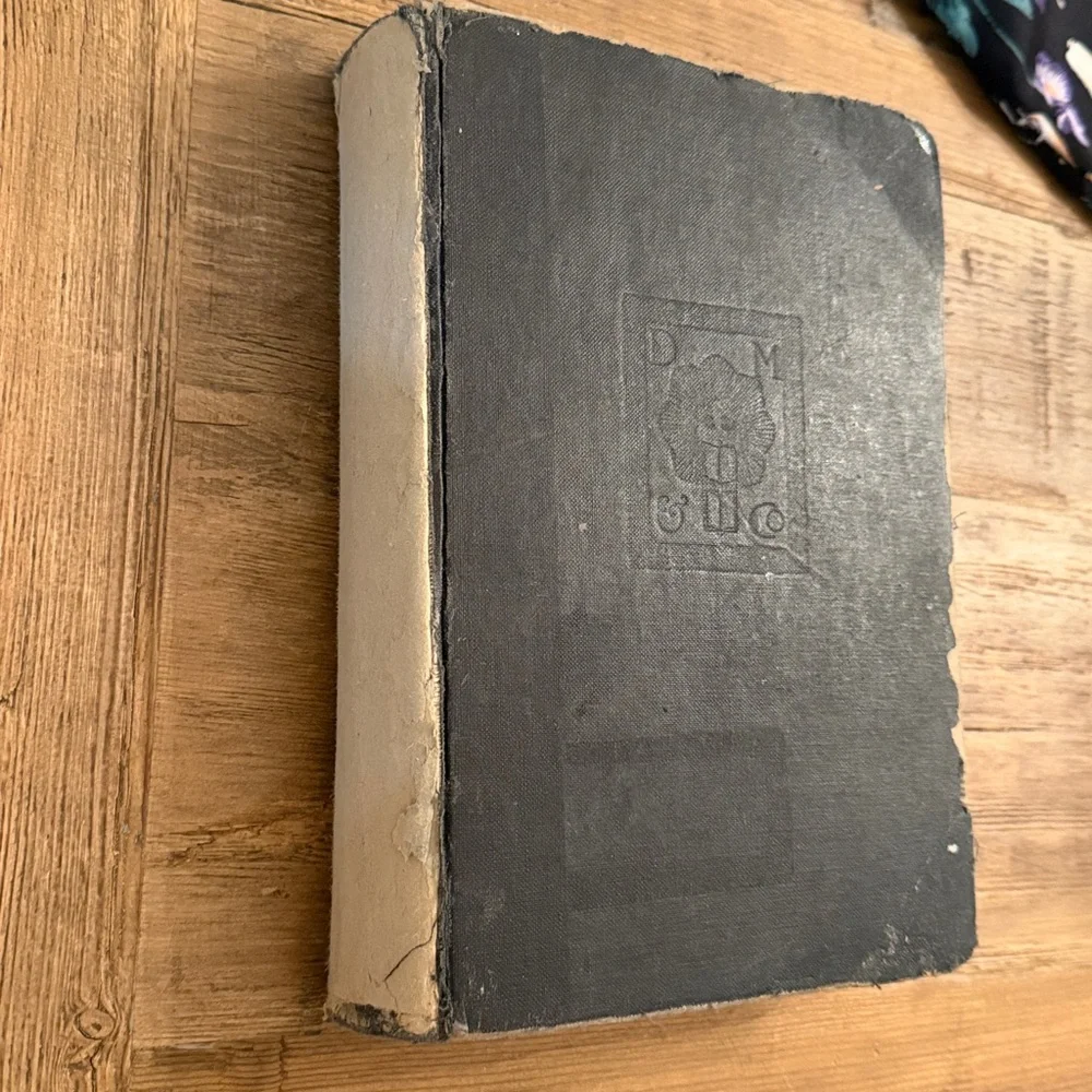 Vintage 1942 Edition Hardback Moby Dick by Melville. Mead Schaefer Illustrations