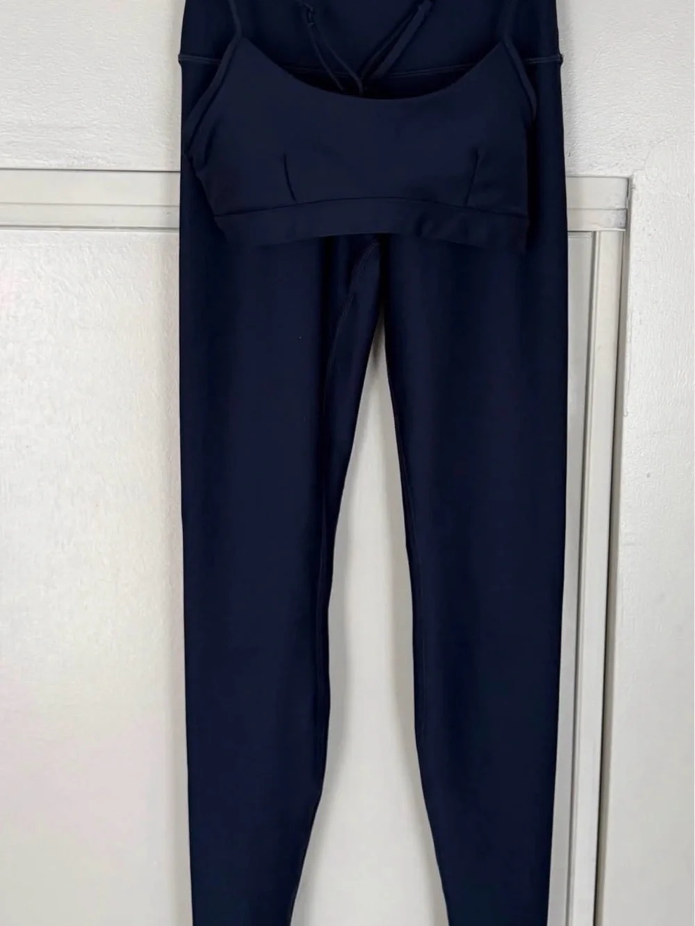 ALO Yoga comfortable navy
