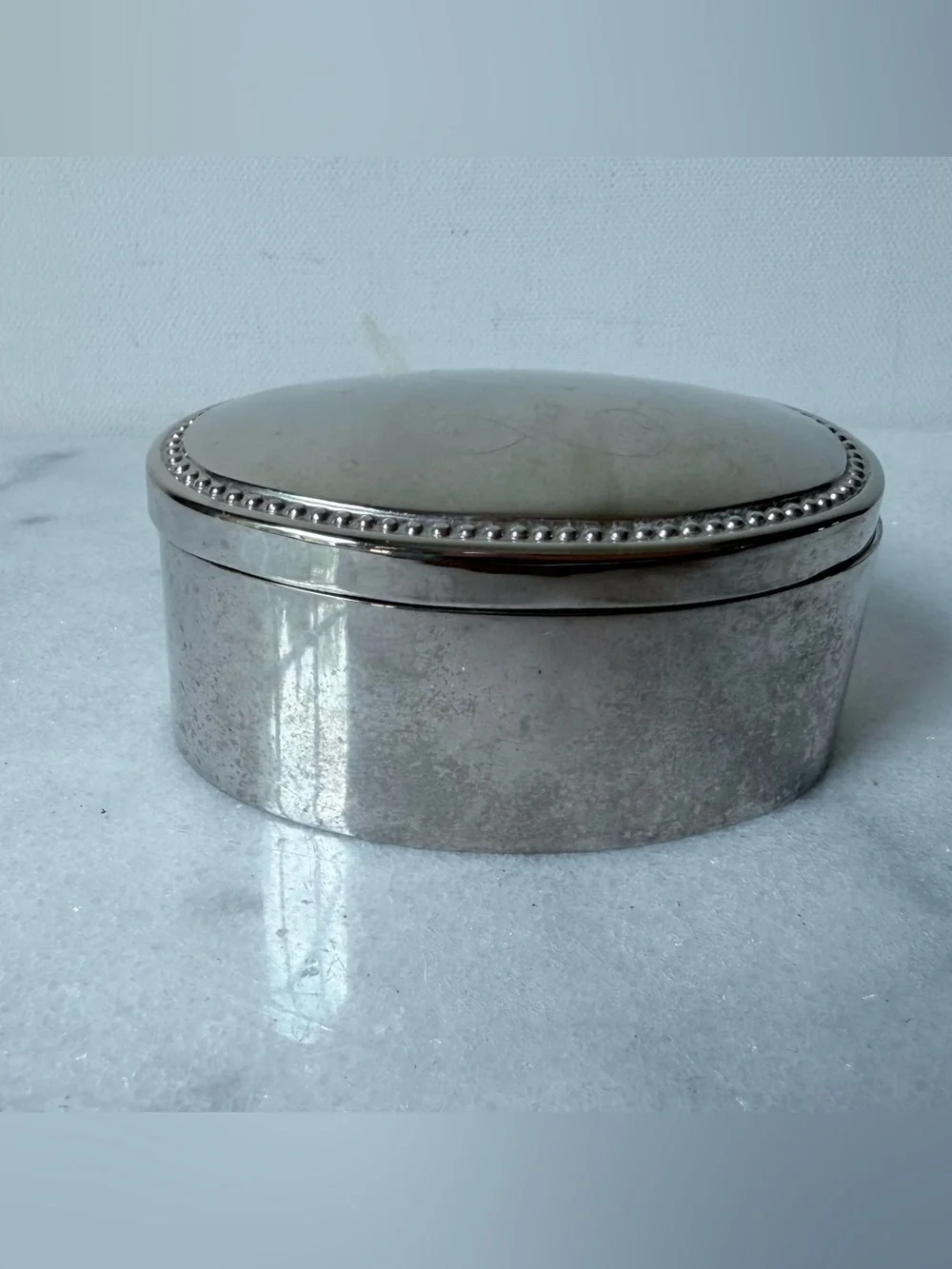 N/A oval metal