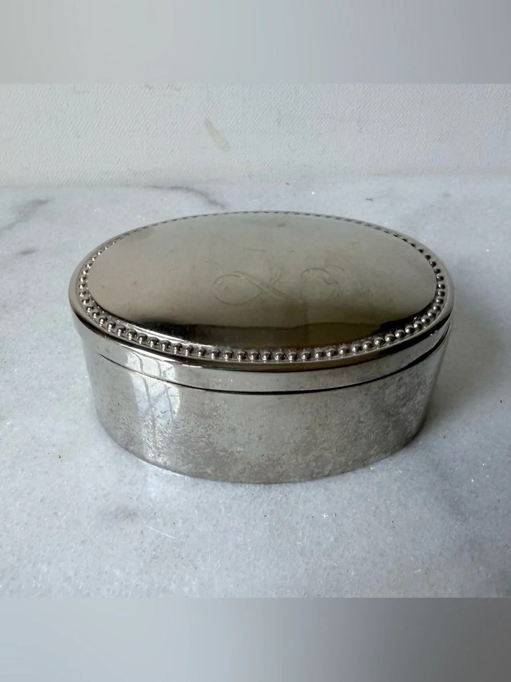 N/A oval metal