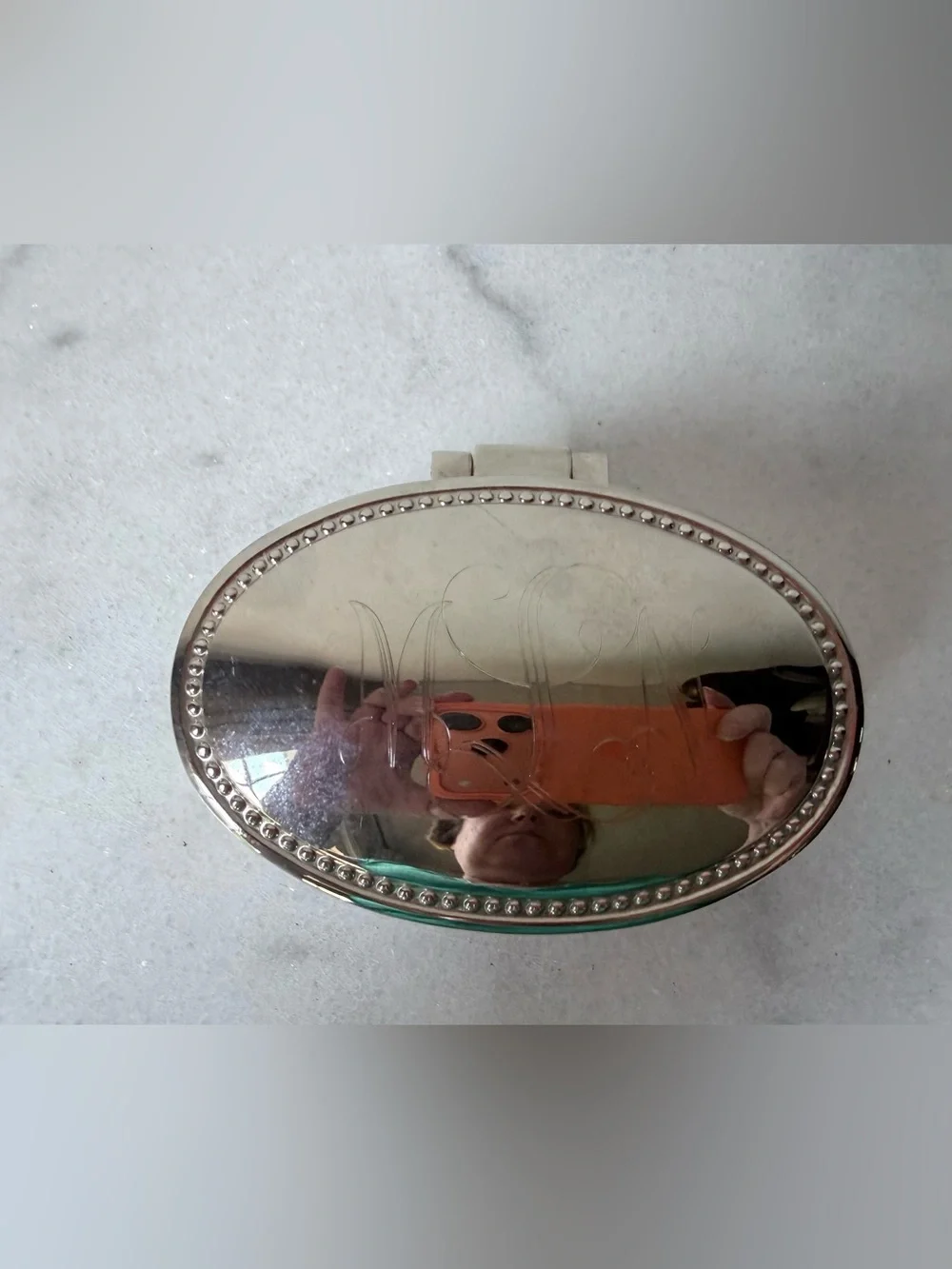 N/A oval metal