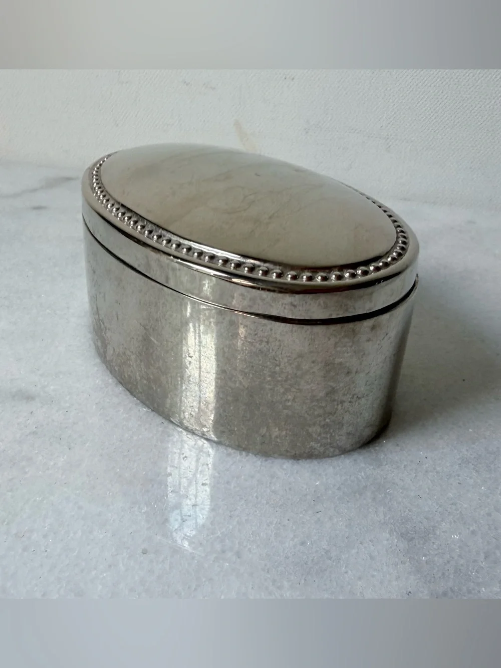 N/A oval metal