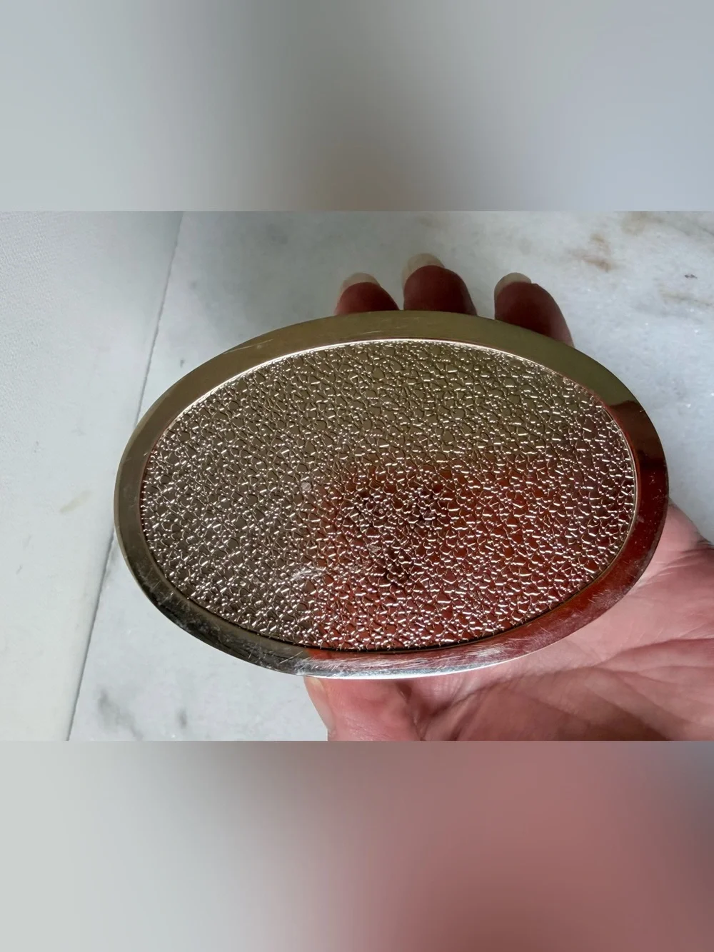 N/A oval metal