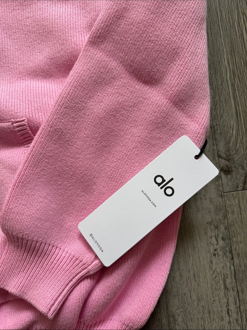 ALO Yoga pocket hem love