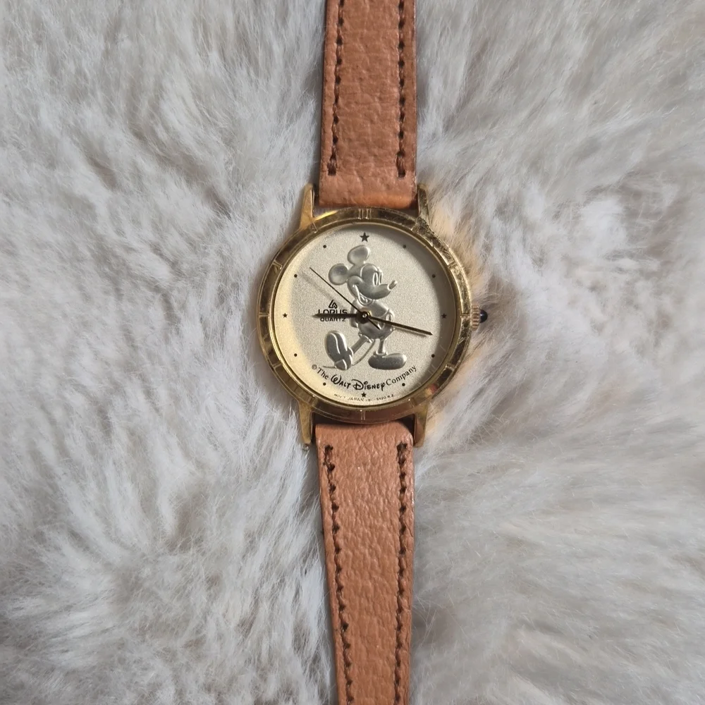 Disney Watch Mickey Mouse Gold Tone The Walt Disney Company Wristwatch Analog ✨️