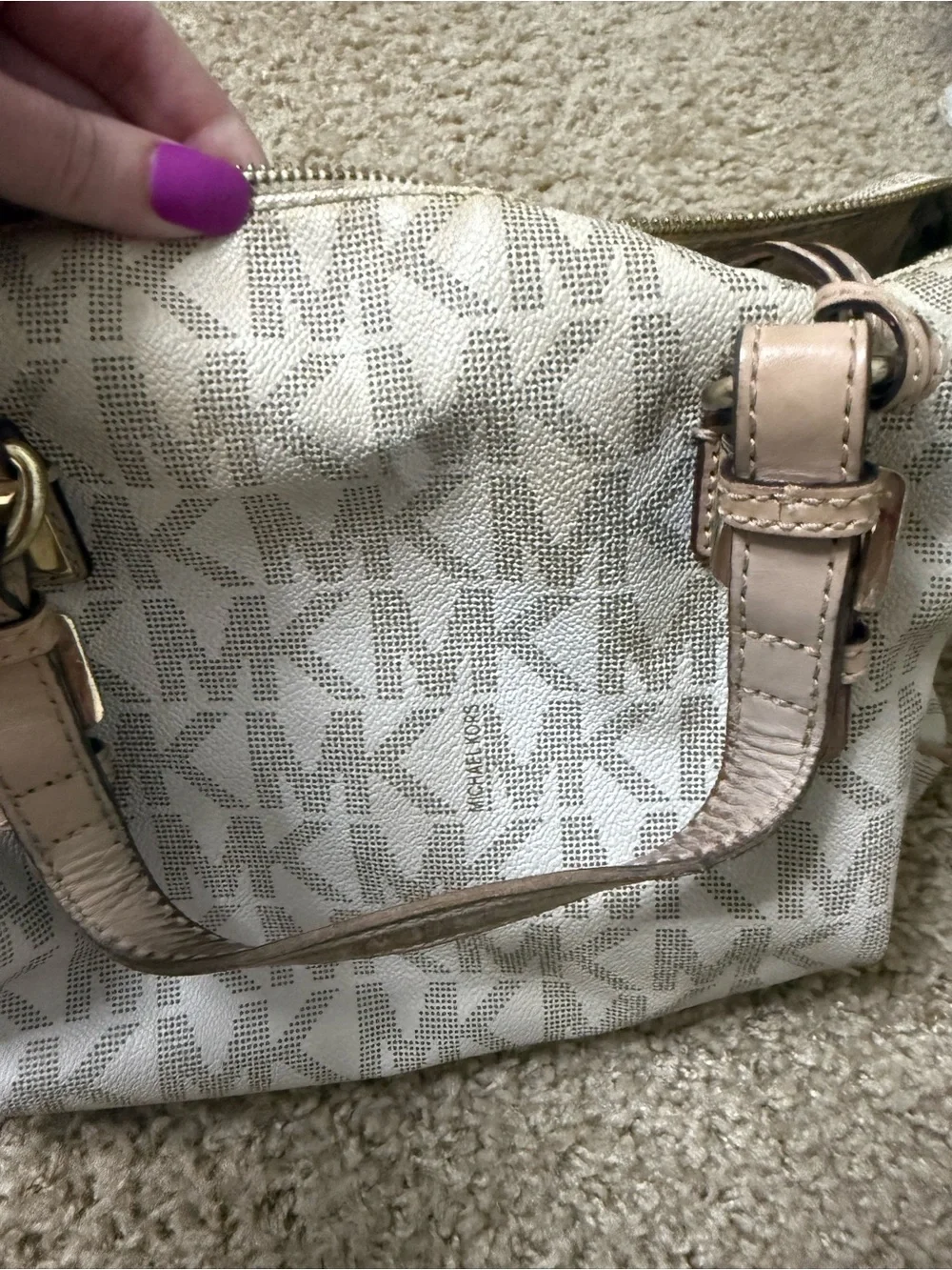 Michael Kors mk signature