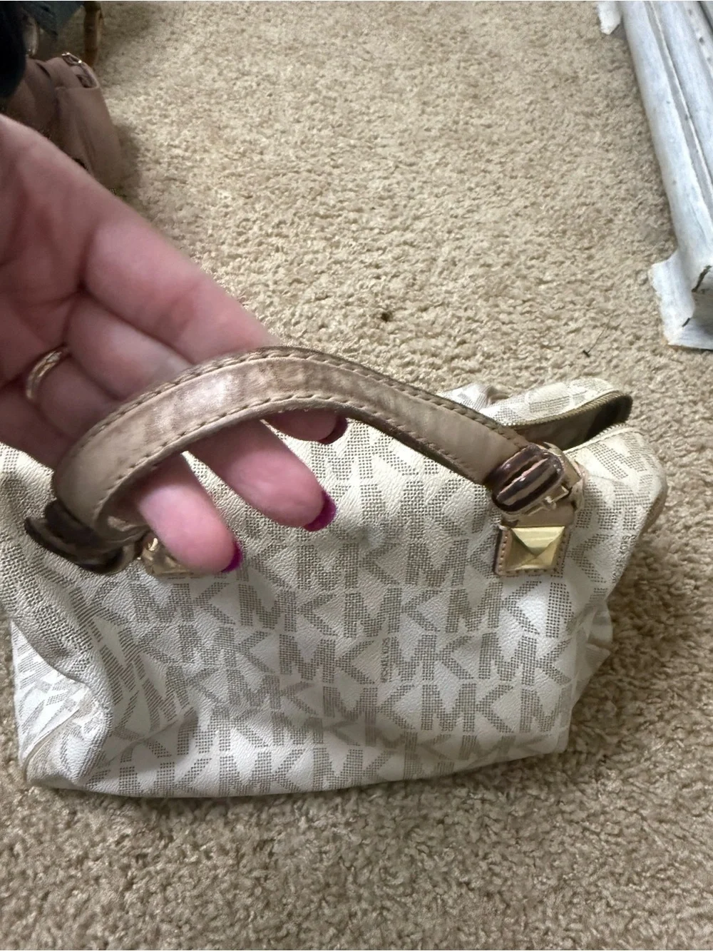 Michael Kors mk signature