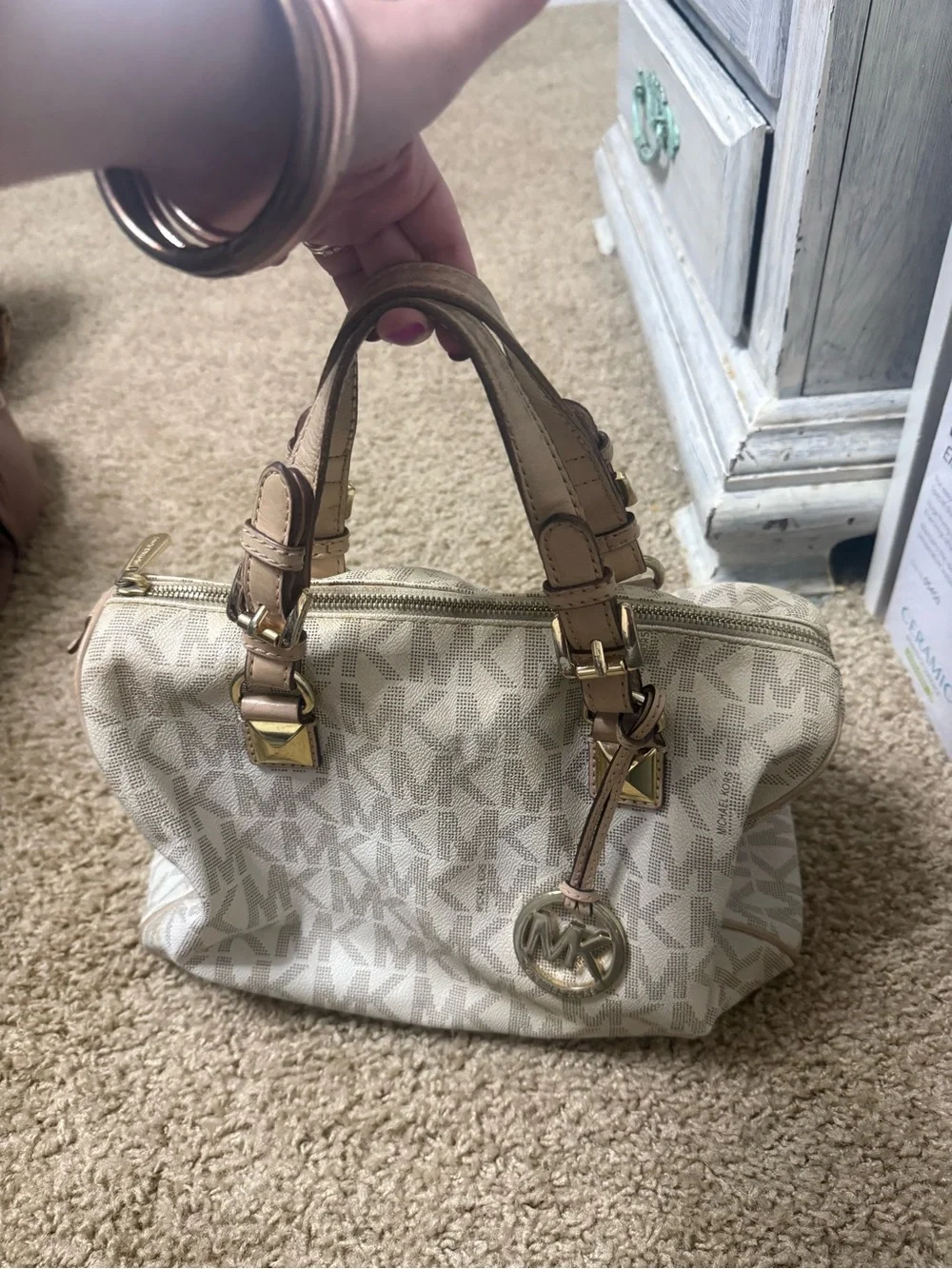 Michael Kors mk signature