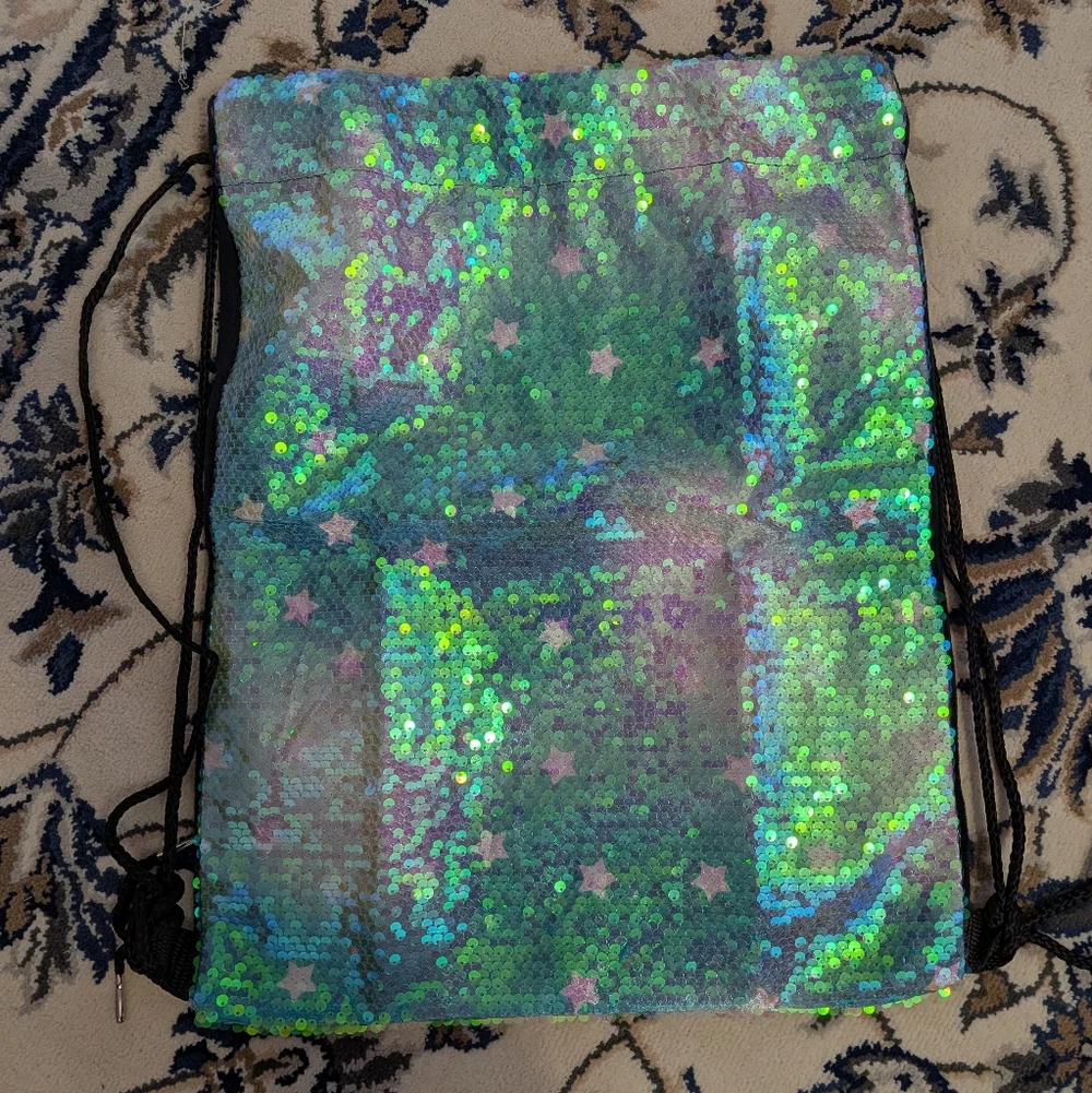 N/A shimmering sequin