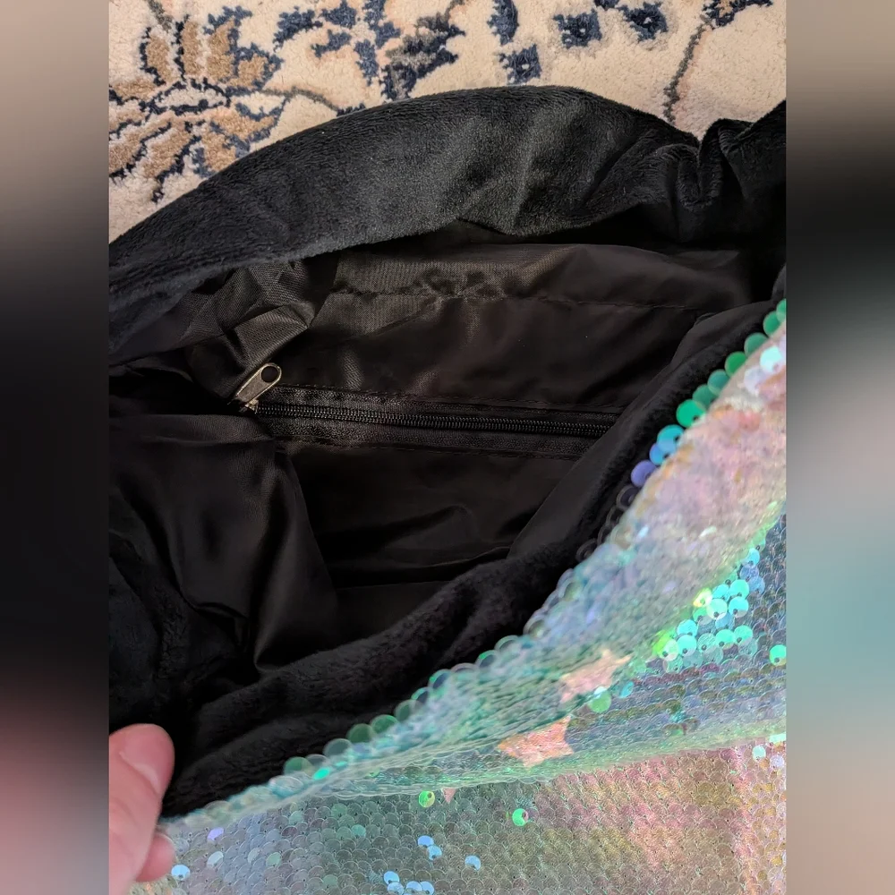N/A shimmering sequin