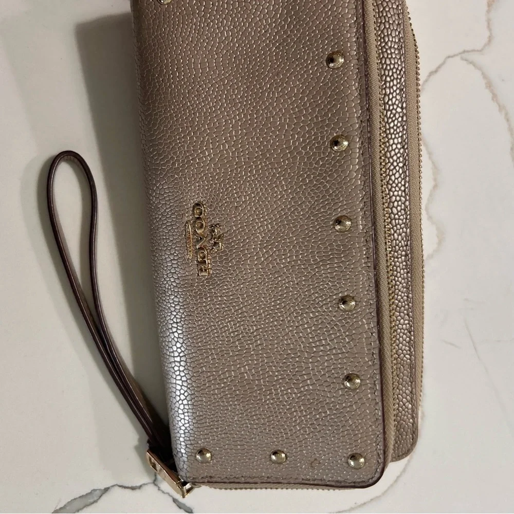 Coach excellent super