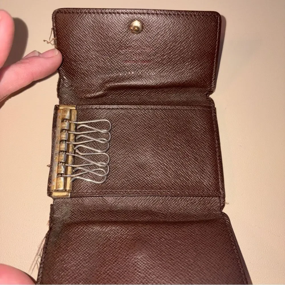 Louis Vuitton classic louis