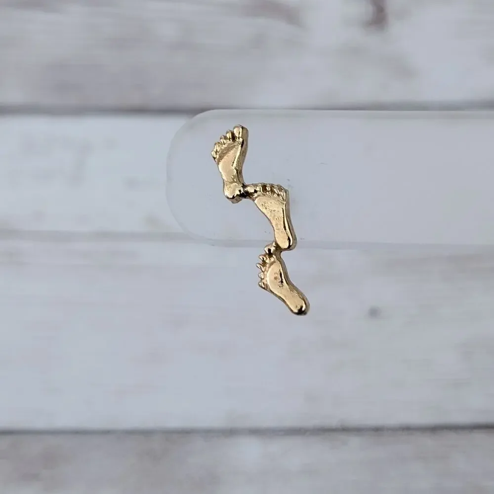 Vintage Pin / Brooch Gold Tone Foot Print Trio Footprints In The Sand
